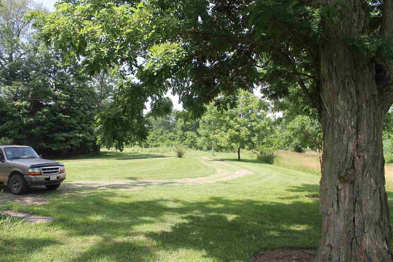 240 Maple Leaf Road Bedford, IN 47421 - Photo 3 of 25