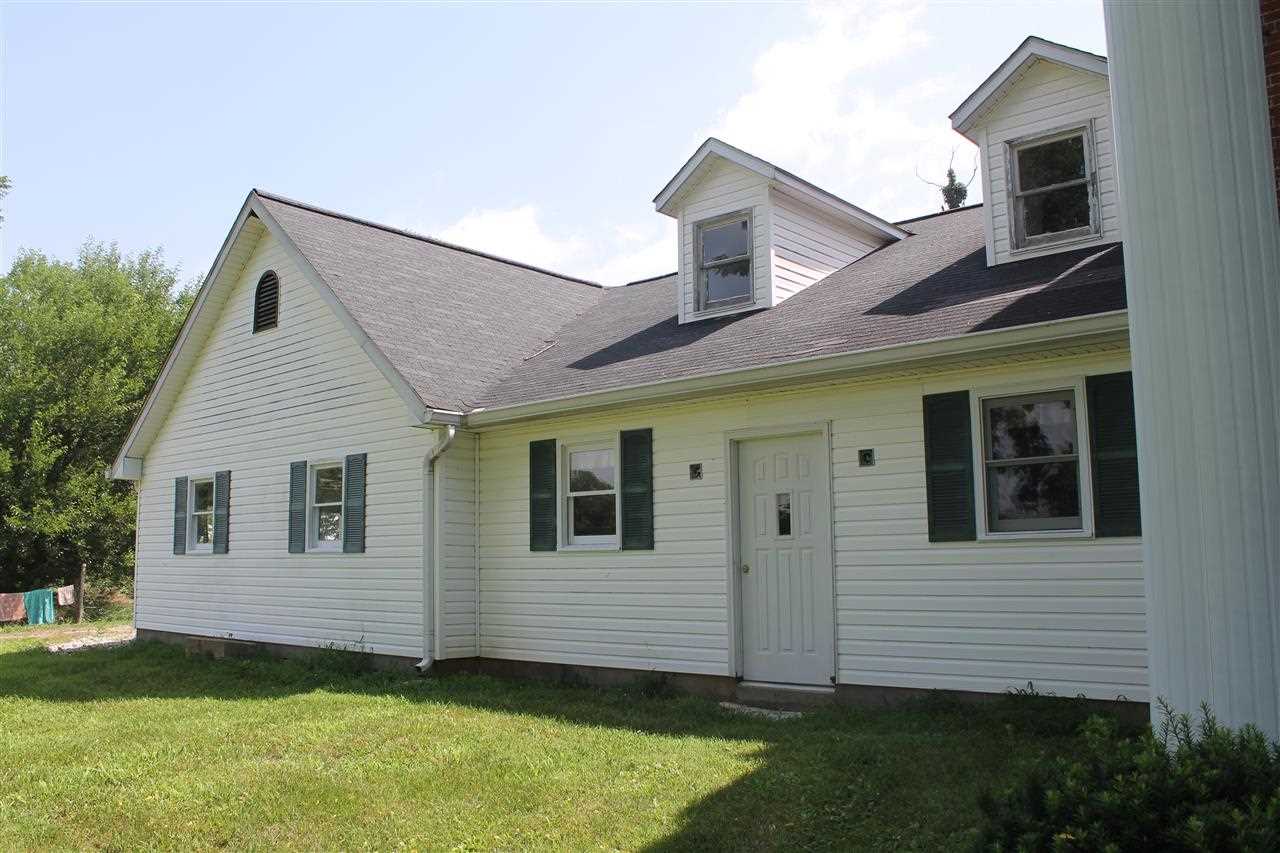 240 Maple Leaf Road Bedford, IN 47421 - Photo 4 of 25