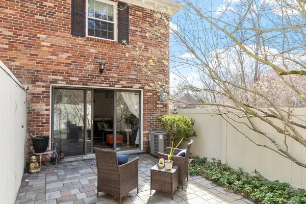 $349,900 | 701 Windsor Drive North, Unit 701, Framingham, MA 01701