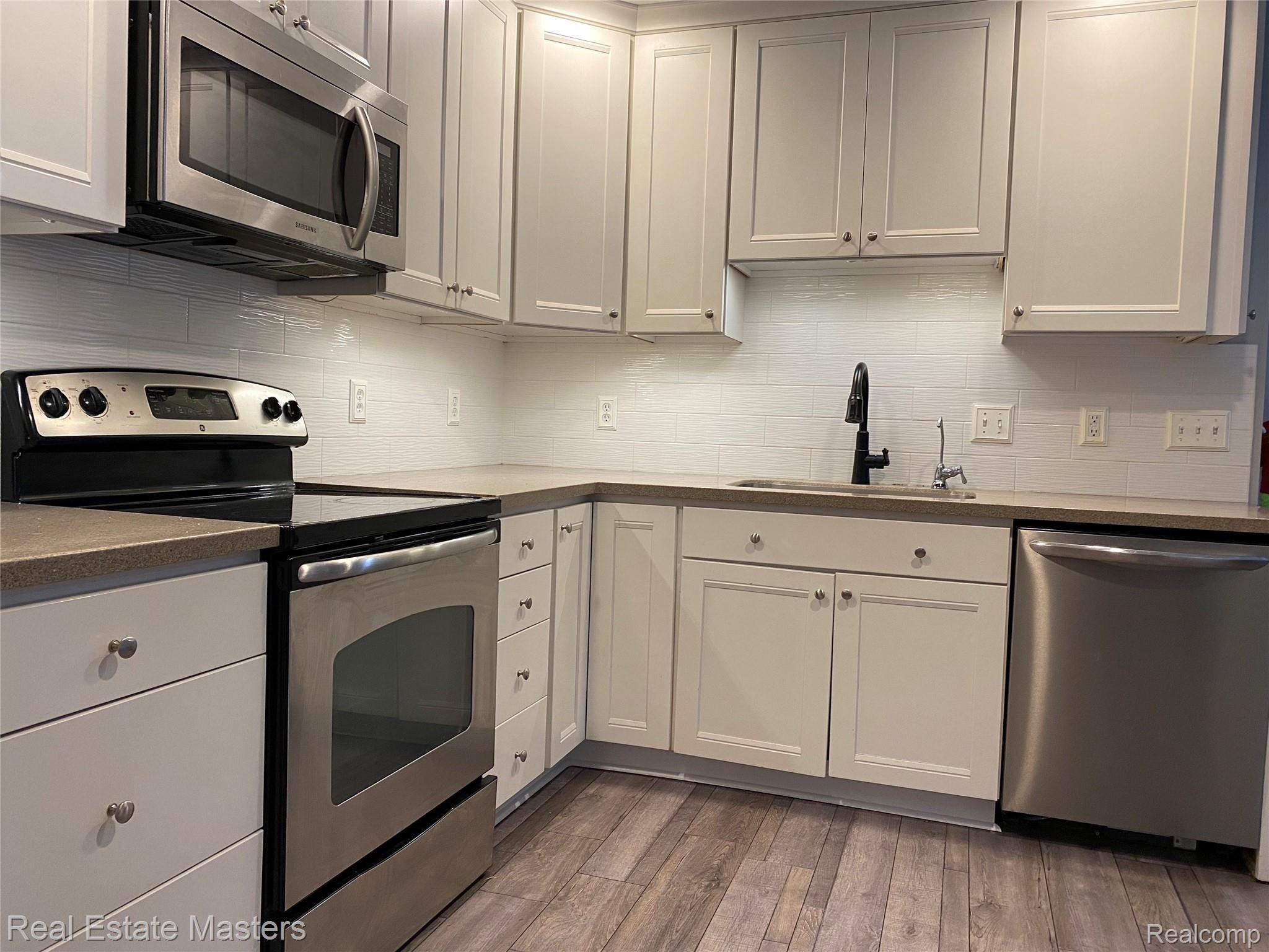 4255 Peck Road Port Huron, MI 48060 - Photo 3 of 20 p8.jpg
