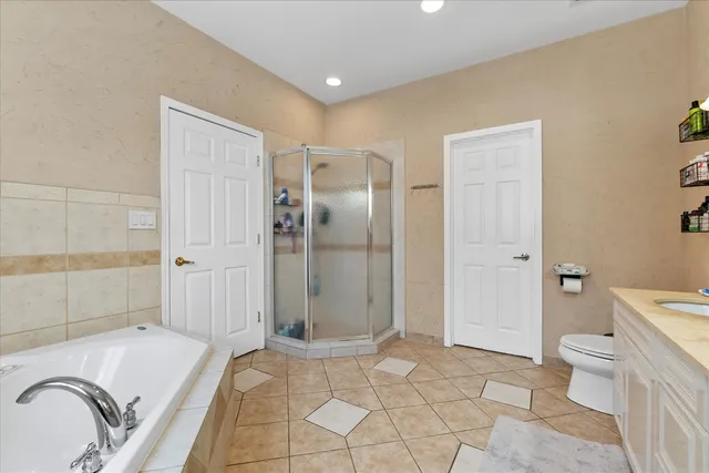 $409,999 | 9341 South 82nd Avenue, Hickory Hills, IL 60457