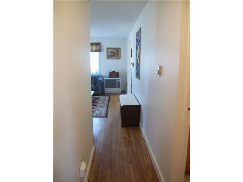 200 Fosters Point Road West Bath, ME 04530 - Photo 8 of 20 Hallway.
