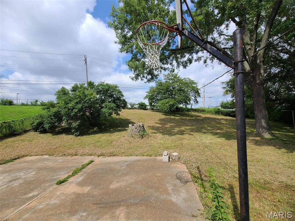 5157 Wallingford Drive St. Louis, MO 63121 - Photo 14 of 15