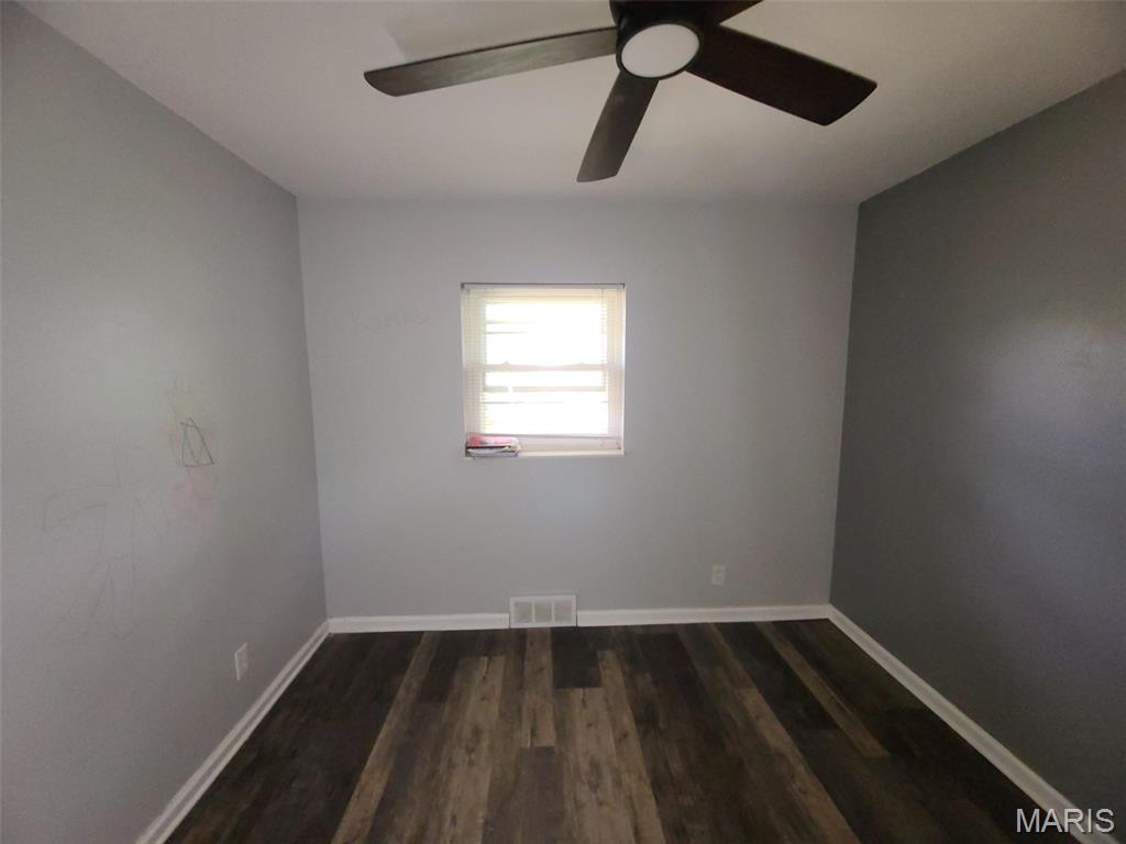 5157 Wallingford Drive St. Louis, MO 63121 - Photo 8 of 15