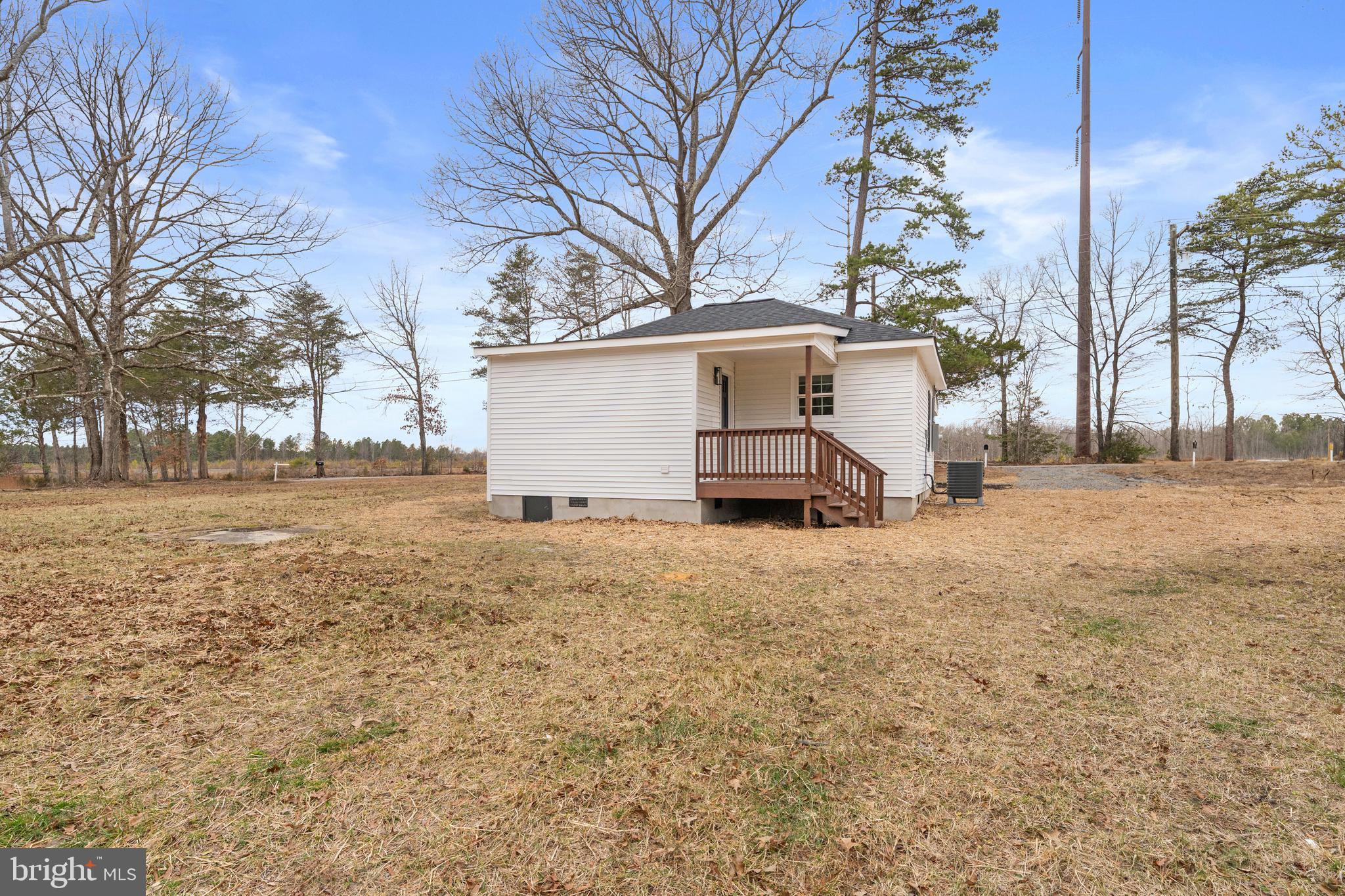 3578 Johnson Road Mineral, VA 23117 - Photo 7 of 27 a view of a yard with a snow