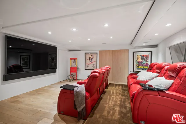 $11,288,000 | 9928 Toluca Lake Avenue, Toluca Lake, CA 91602