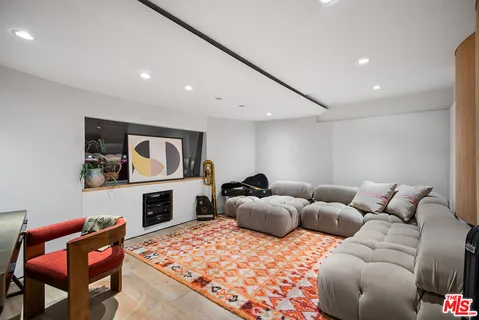 $11,288,000 | 9928 Toluca Lake Avenue, Toluca Lake, CA 91602