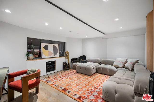 $11,288,000 | 9928 Toluca Lake Avenue, Toluca Lake, CA 91602