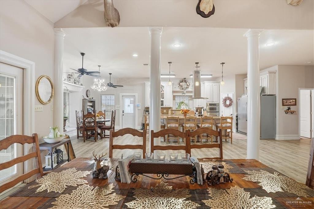 15561 Highway 281 Premont, TX 78375 - Photo 28 of 43 a view of a livingroom with furniture and a table