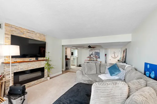 $4,400 | 3610 South Ocean Boulevard, Unit 109, South Palm Beach, FL 33480