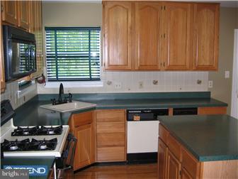 816 Waverly Road Kennett Square, PA 19348 - Photo 4 of 10 Gallery Image 4