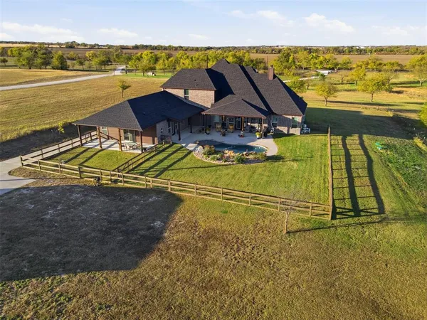 a view of a house with a outdoor space