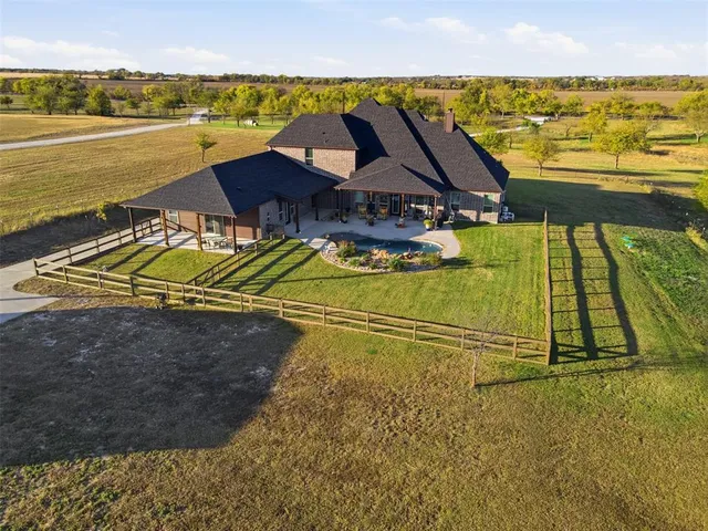 a view of a house with a outdoor space