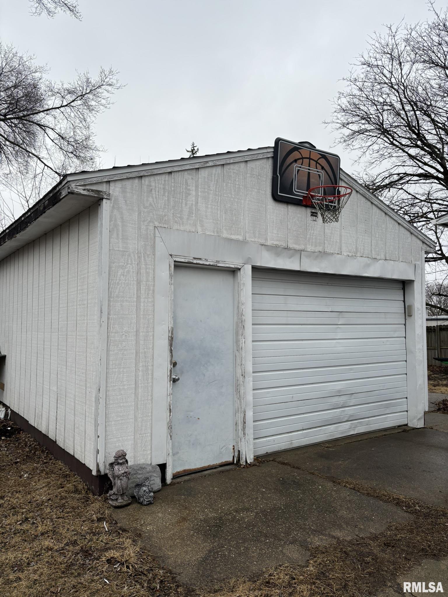 506 East Elm Street Canton, IL 61520 - Photo 2 of 33
