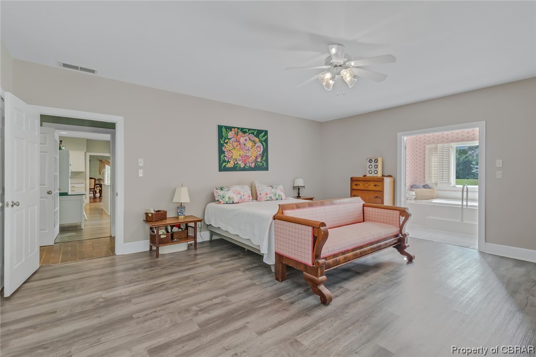 292 Crowder Point Drive Reedville, VA 22539 - Photo 18 of 50 Large owner's suite