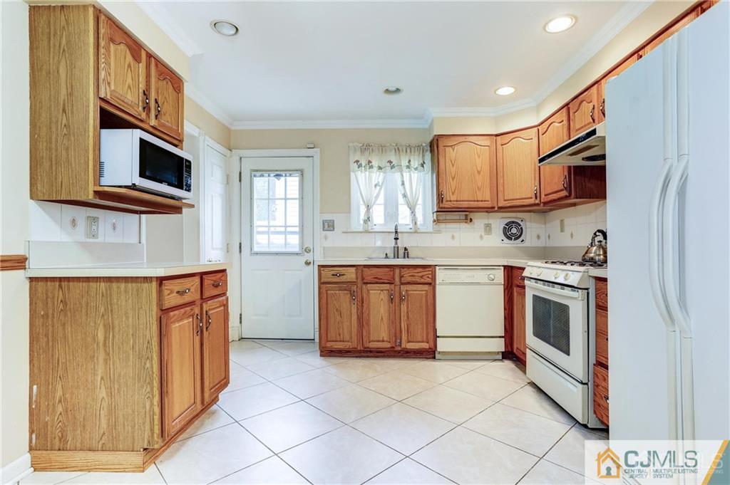 28 Arvin Road Old Bridge, NJ 08857 - Photo 8 of 34 Gallery Image 8