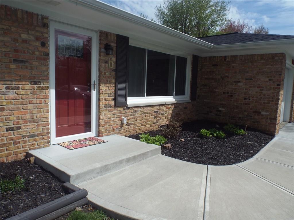 6425 Maple Lawn Road Indianapolis, IN 46241 - Photo 3 of 19