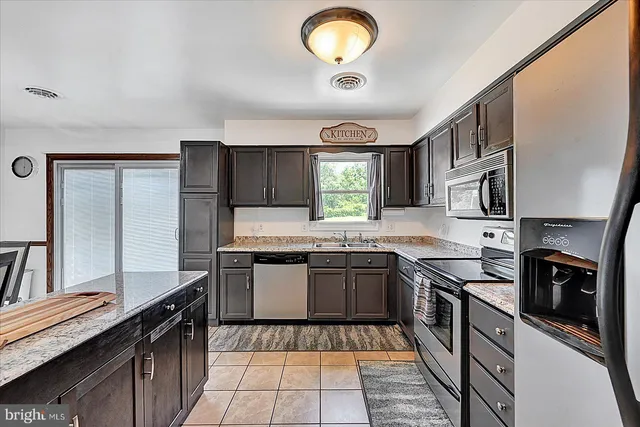 a picture of a bench