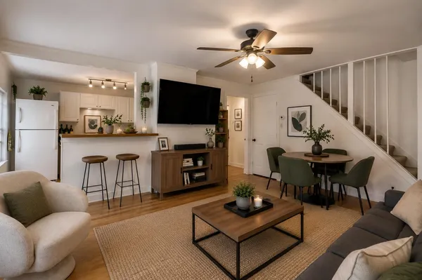 $2,000 | 22 Oak Street, Unit 2, Conway, NH 03860