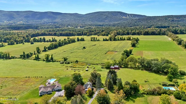a view of an outdoor space