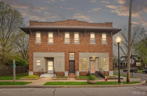$340,000 | 821-823 Niedringhaus Avenue, Unit AD, Granite City, IL 62040