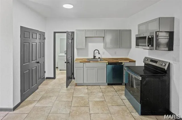 $349,000 | 821-823 Niedringhaus Avenue, Unit AD, Granite City, IL 62040