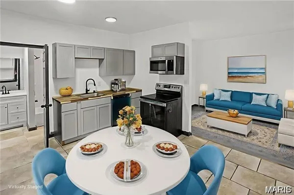 $340,000 | 821-823 Niedringhaus Avenue, Unit AD, Granite City, IL 62040