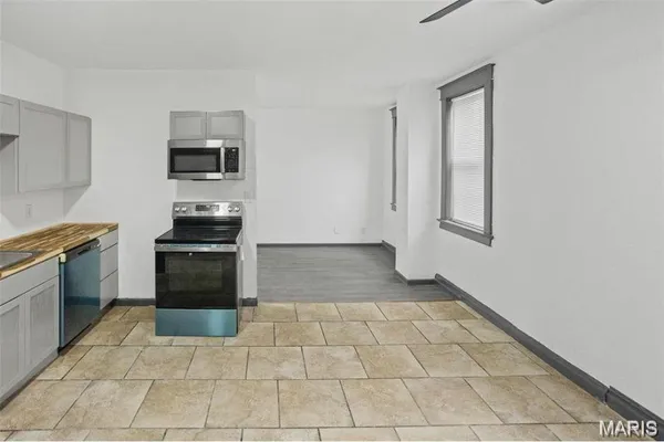 $340,000 | 821-823 Niedringhaus Avenue, Unit AD, Granite City, IL 62040
