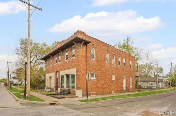 $340,000 | 821-823 Niedringhaus Avenue, Unit AD, Granite City, IL 62040