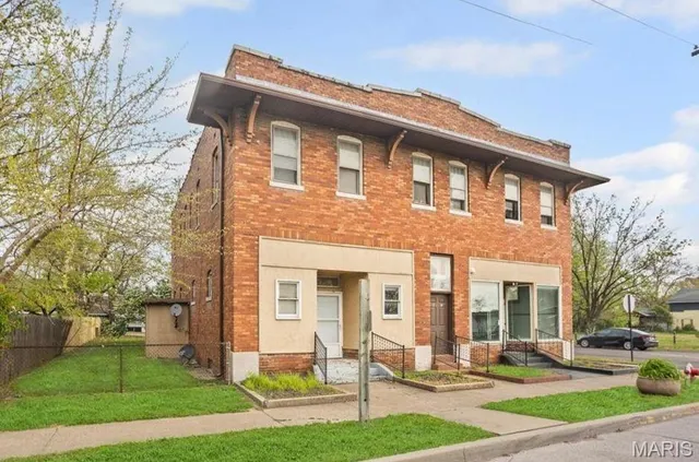 $349,000 | 821-823 Niedringhaus Avenue, Unit AD, Granite City, IL 62040