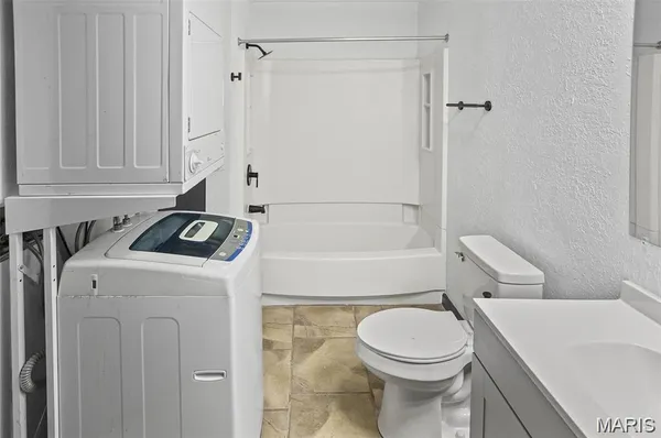 $340,000 | 821-823 Niedringhaus Avenue, Unit AD, Granite City, IL 62040