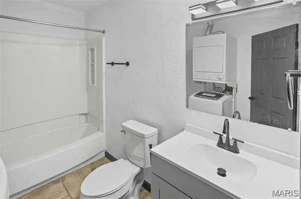 $340,000 | 821-823 Niedringhaus Avenue, Unit AD, Granite City, IL 62040