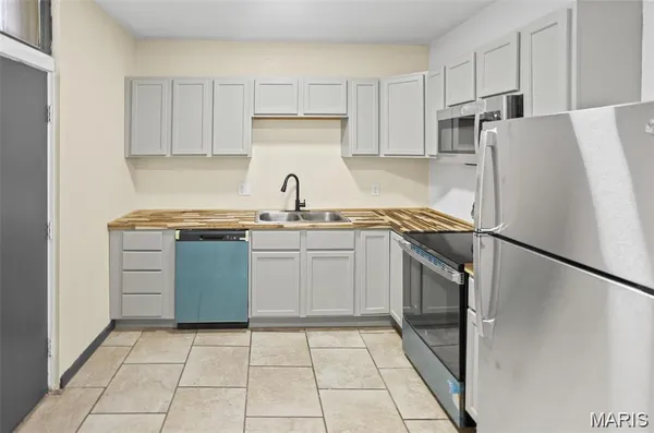 $340,000 | 821-823 Niedringhaus Avenue, Unit AD, Granite City, IL 62040