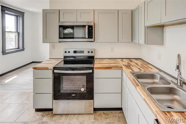 $340,000 | 821-823 Niedringhaus Avenue, Unit AD, Granite City, IL 62040