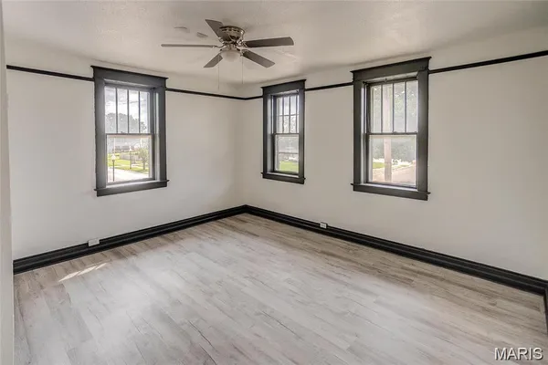 $340,000 | 821-823 Niedringhaus Avenue, Unit AD, Granite City, IL 62040