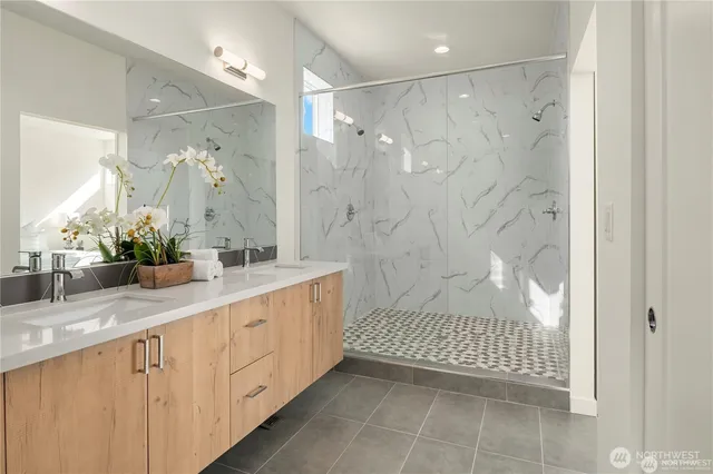 $799,000 | 18526 Wallingford Avenue North, Unit B, Shoreline, WA 98133