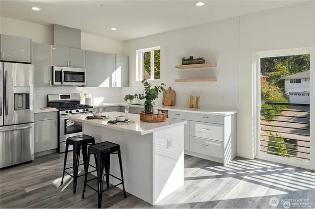 $799,000 | 18526 Wallingford Avenue North, Unit B, Shoreline, WA 98133