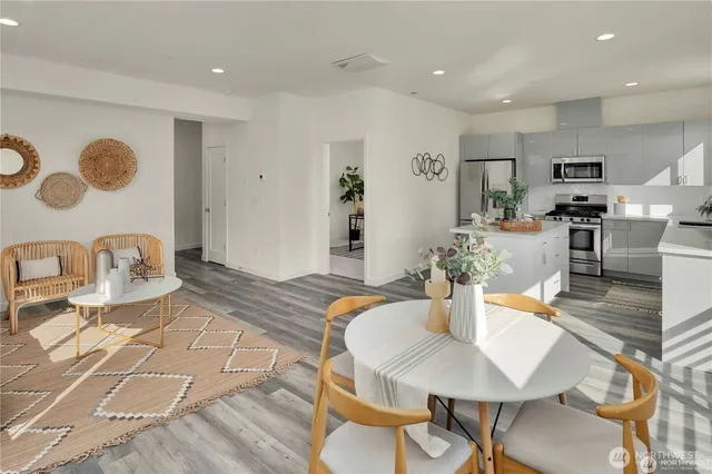 $799,000 | 18526 Wallingford Avenue North, Unit B, Shoreline, WA 98133