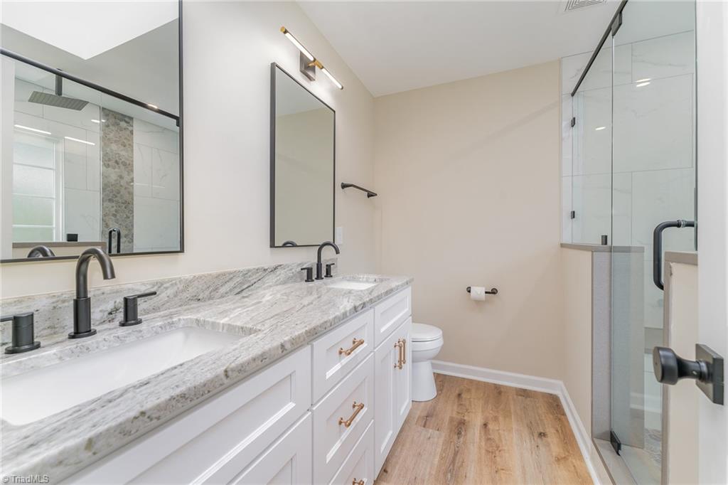 2804 Kings Mill Road Greensboro, NC 27407 - Photo 30 of 50 Primary bathroom