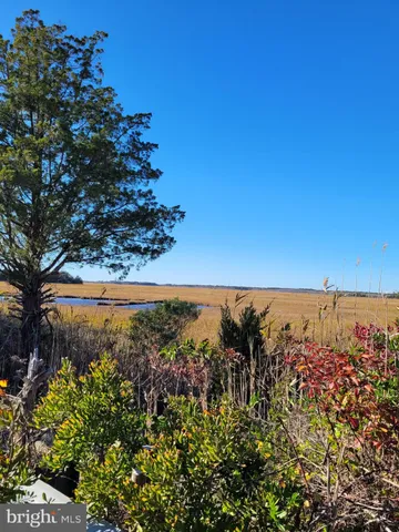 $192,900 | 411 West Cala Breeze Way, Little Egg Harbor, NJ 08087