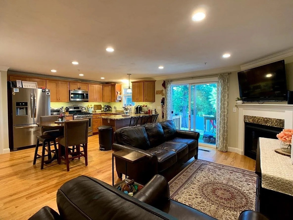 161 Broad Street, Unit 9 Hudson, MA 01749 - Photo 8 of 20