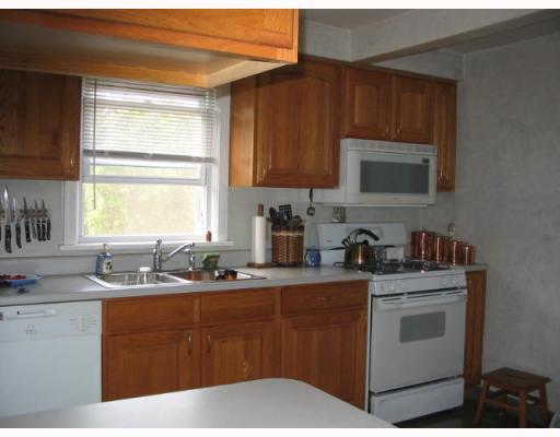 225 Hester Avenue McKees Rocks, PA 15136 - Photo 11 of 12 Kitchen.