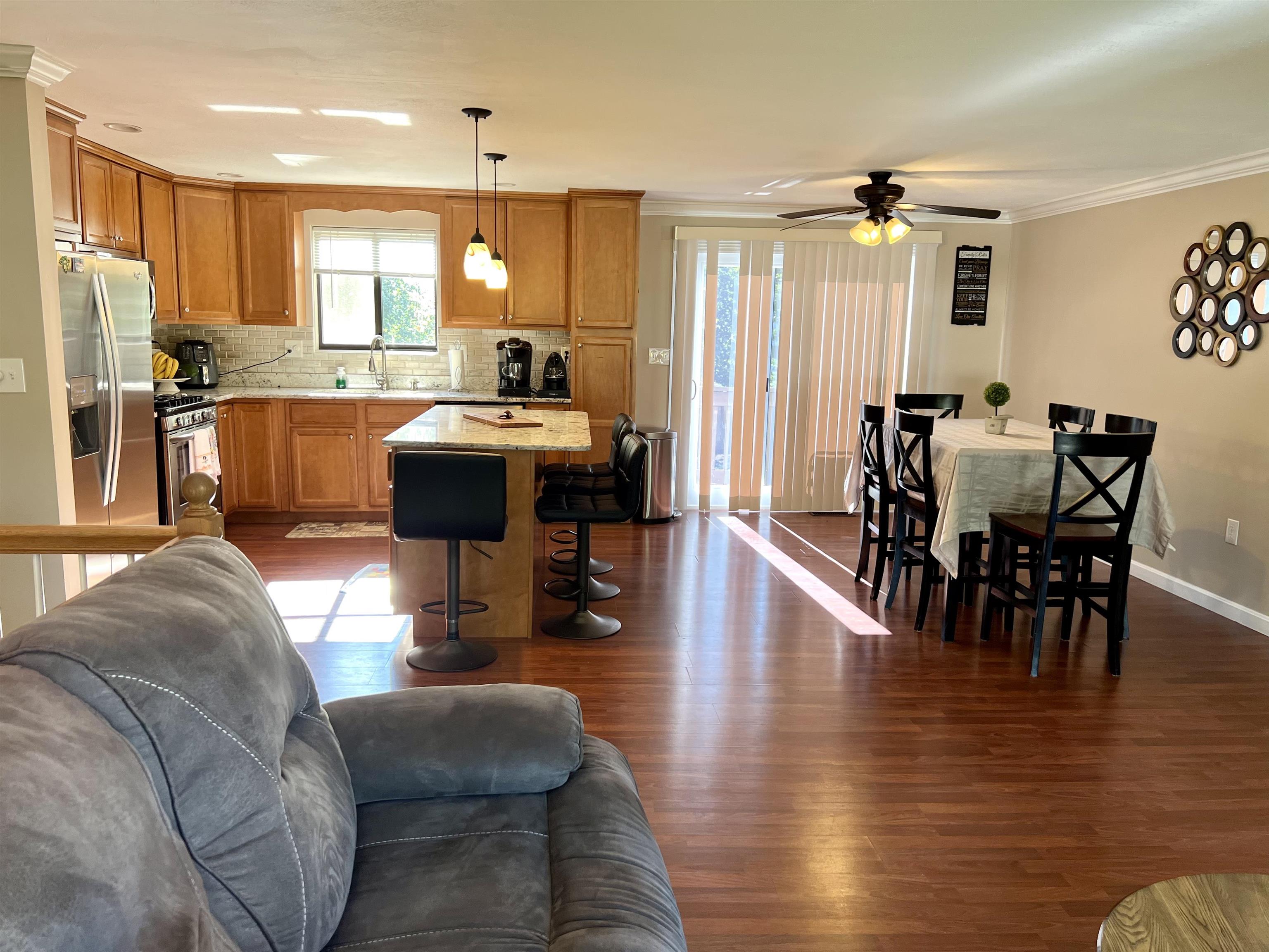 141 Hills Ferry Road Nashua, NH 03064 - Photo 8 of 40 Gallery Image 8