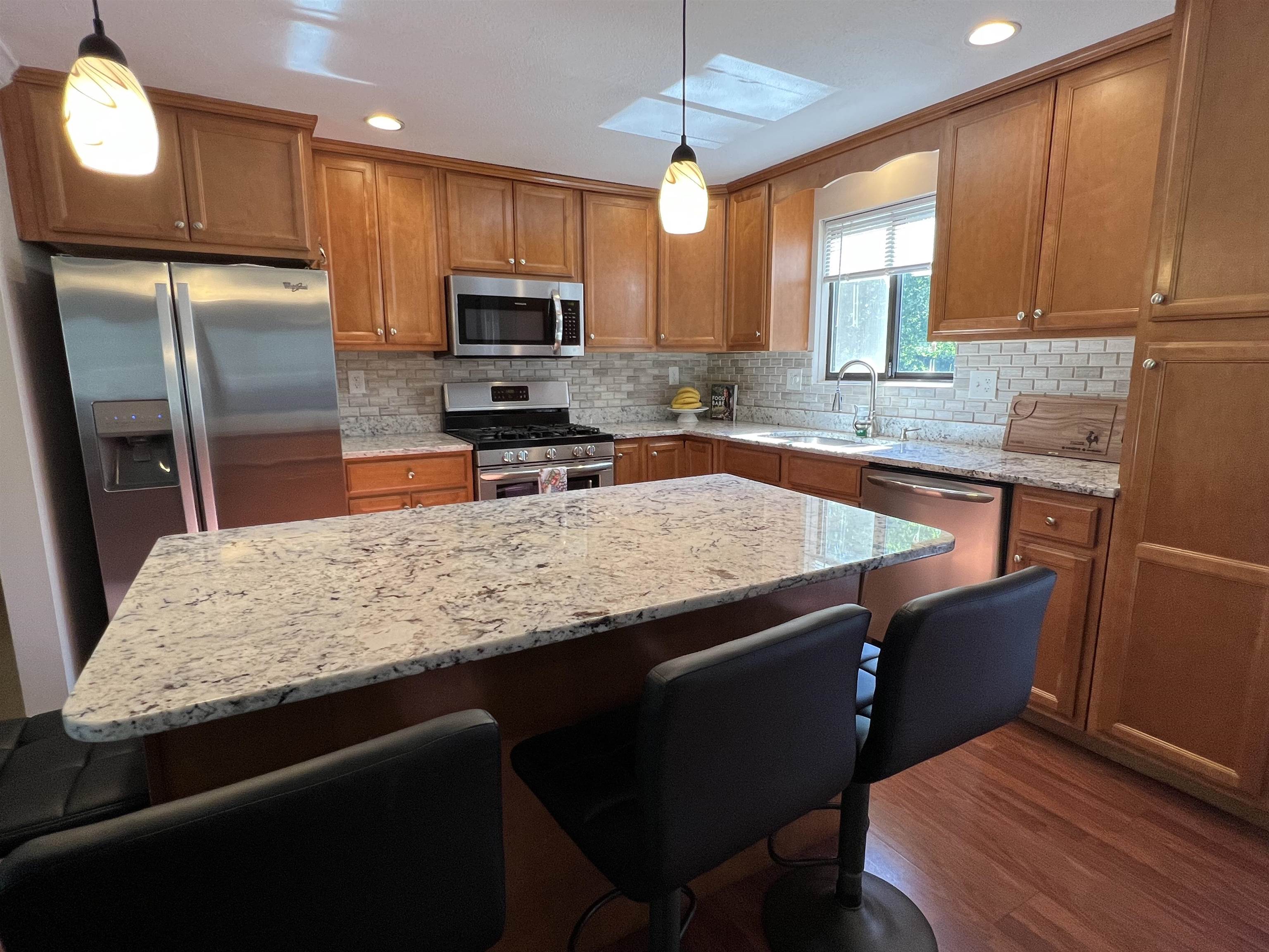 141 Hills Ferry Road Nashua, NH 03064 - Photo 10 of 40 Gallery Image 10