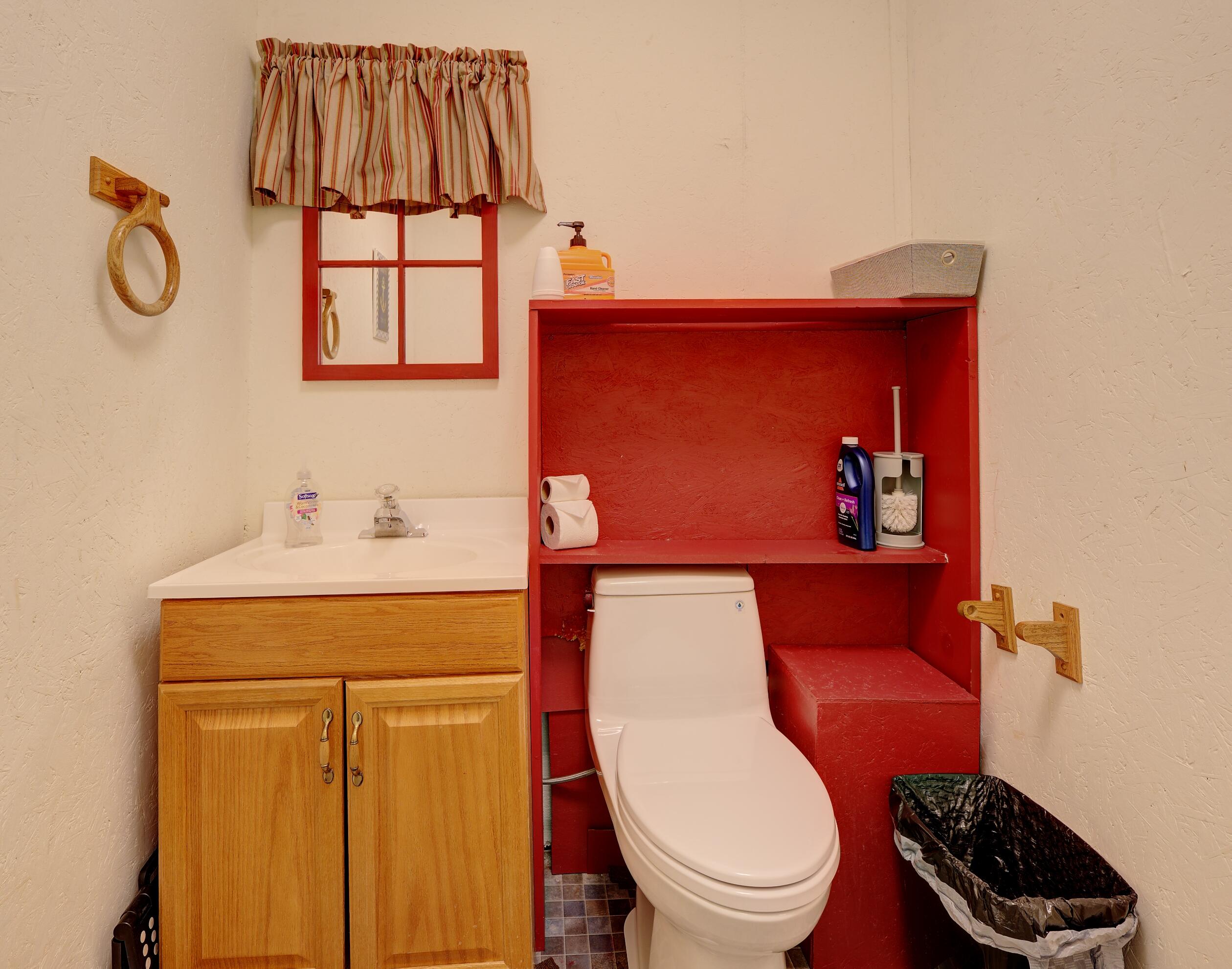8741 East Ridge Trail Road Soddy Daisy, TN 37379 - Photo 23 of 34 Basement 1/2 Bathroom