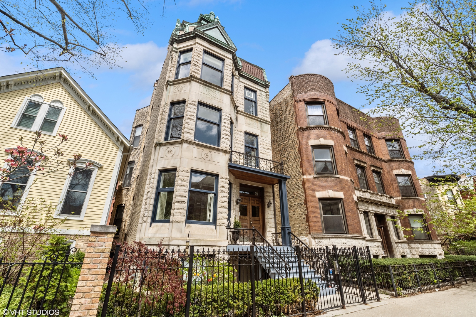 626 West Belden Avenue, Unit 2 Chicago, IL 60614 - Photo 1 of 17 a front view of a multi story building