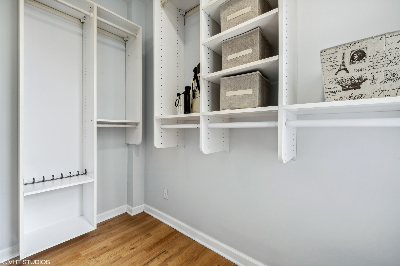 626 West Belden Avenue, Unit 2 Chicago, IL 60614 - Photo 14 of 17 a view of an empty walk in closet