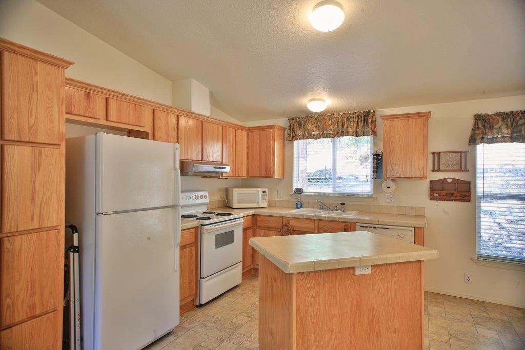 591 Homewood Road Grants Pass, OR 97527 - Photo 3 of 25 Additional Photo