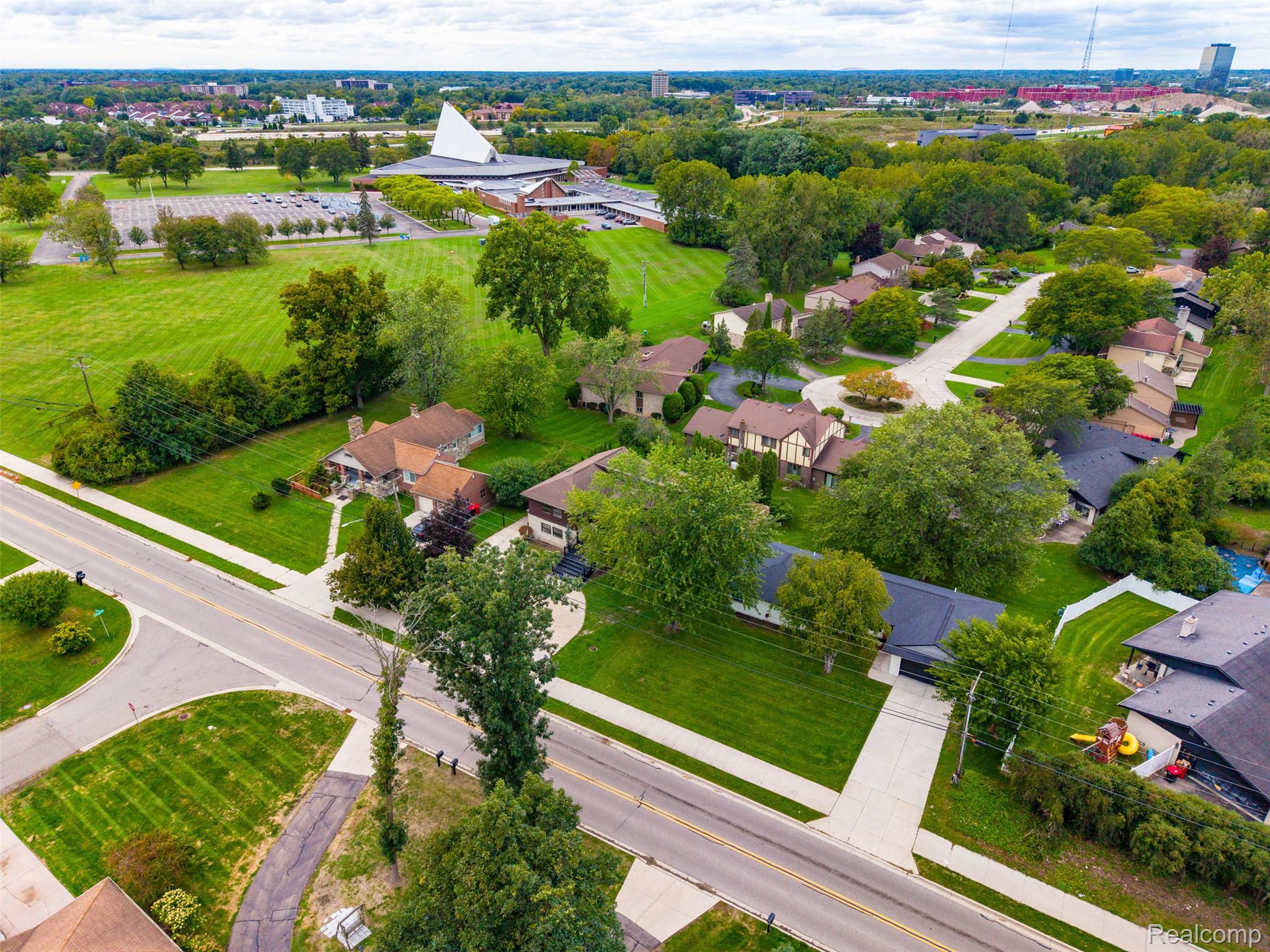 27507 Bell Road Southfield, MI 48034 - Photo 73 of 81 Manicured green spaces, mature trees, residential streets, cul-de-sac, and ample parking area