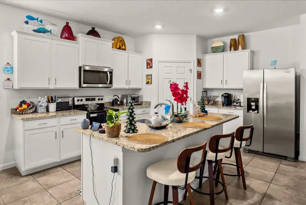 $2,600 | 6545 Northwest Oaklawn Way, Port St. Lucie, FL 34983